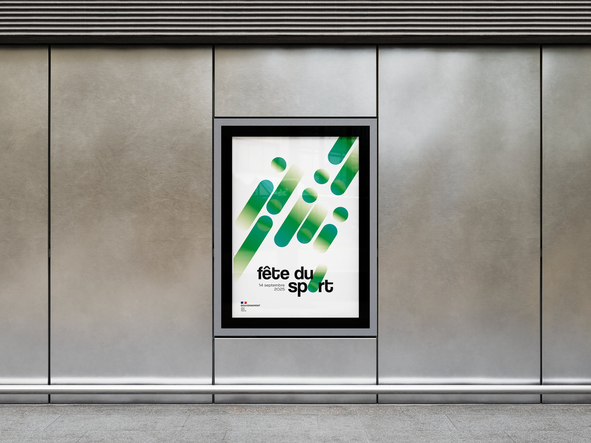 L’affiche principale dans un caisson lumineux